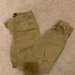 American Eagle cargo jogger pants